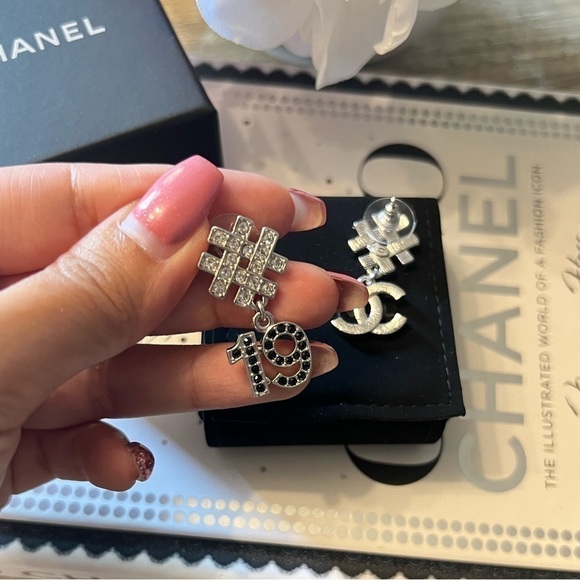 CHANEL Hashtag 19 and CC Crystal Drop Earrings - Picture 4 of 8